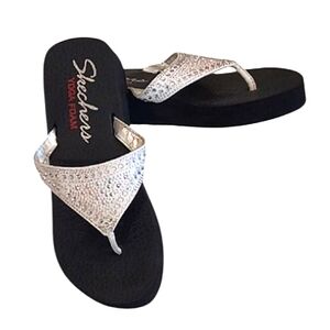 Skechers Yoga Foam Toe Peg Sandals Rhinestone Jeweled Sequin Flip Flops